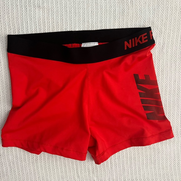 Nike pro shorts - Picture 1 of 2